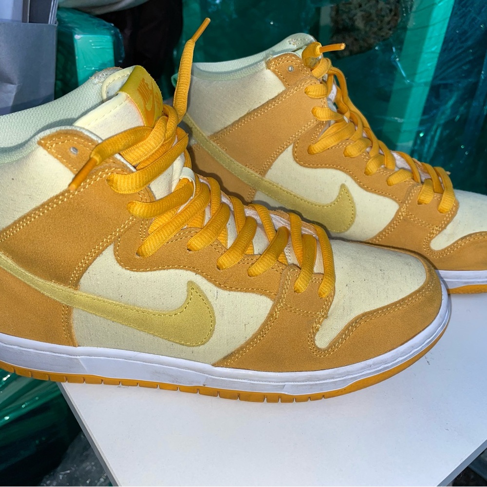 Nike High-Top Sneakers in Yellow and Cream